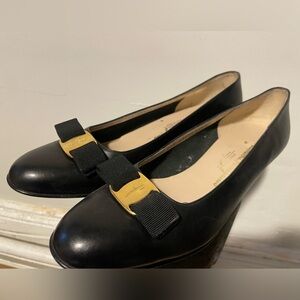 Ferragamo Black Leather Vara Pumps